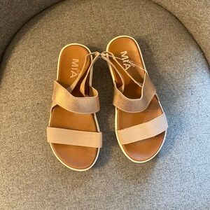 Mia Kids pink girl sandals size 2